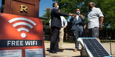 Mayoral allies unveil free Wi-Fi plan